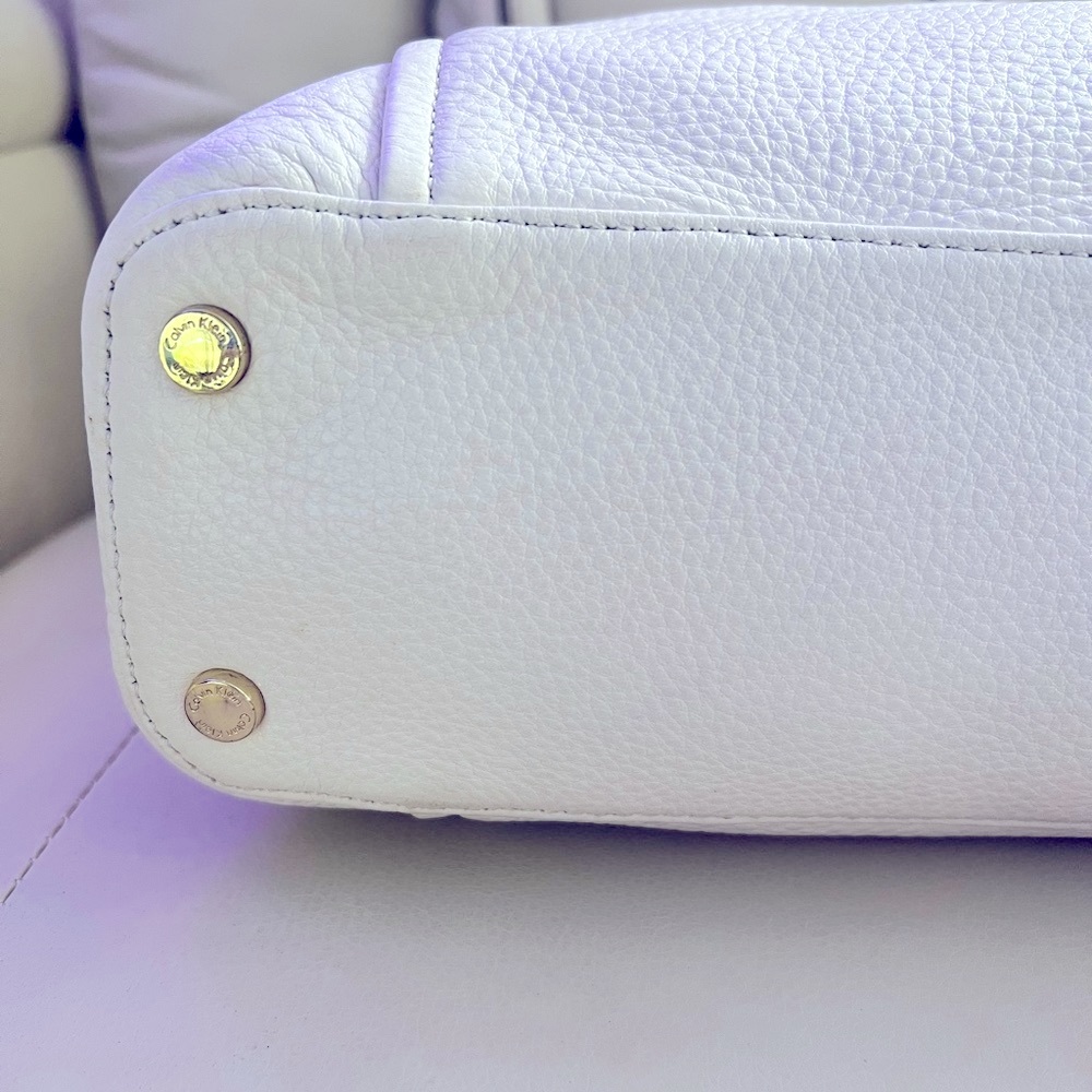 🎁Calvin Kline handbag w/ pebbled leather.VERY SOFT & SUPPLE🎁 - Picture 5 of 11
